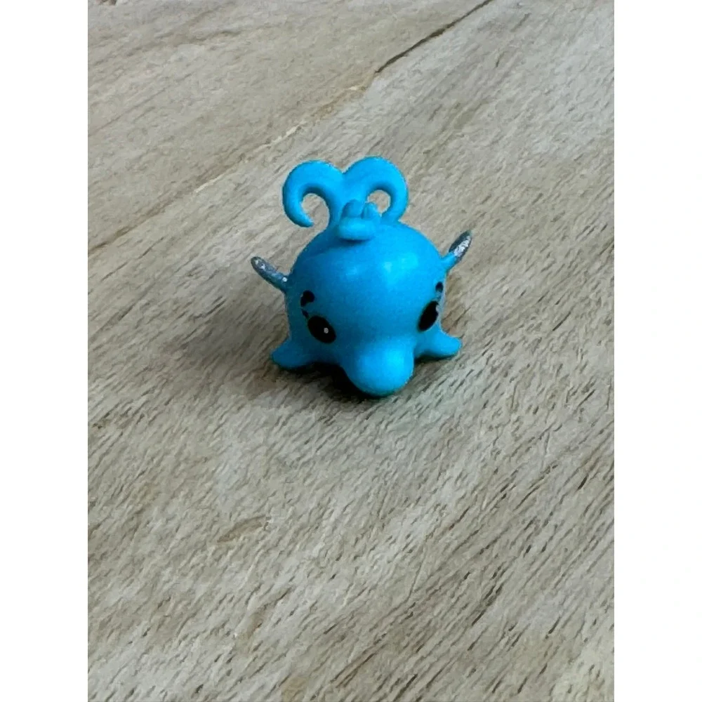 Hatchimal Colleggtible  Blue Dolphin Toy Glitter Sparkle Kids Play‎ Collection
